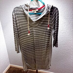 Beach Hooded Cover-up Tunic in excellent condition!